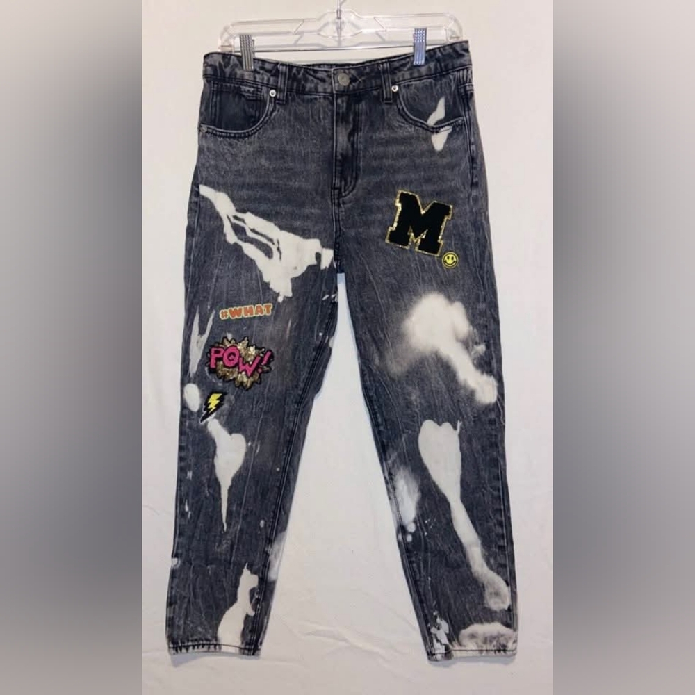 No Boundaries Black Bleached Graphic Women Jeans